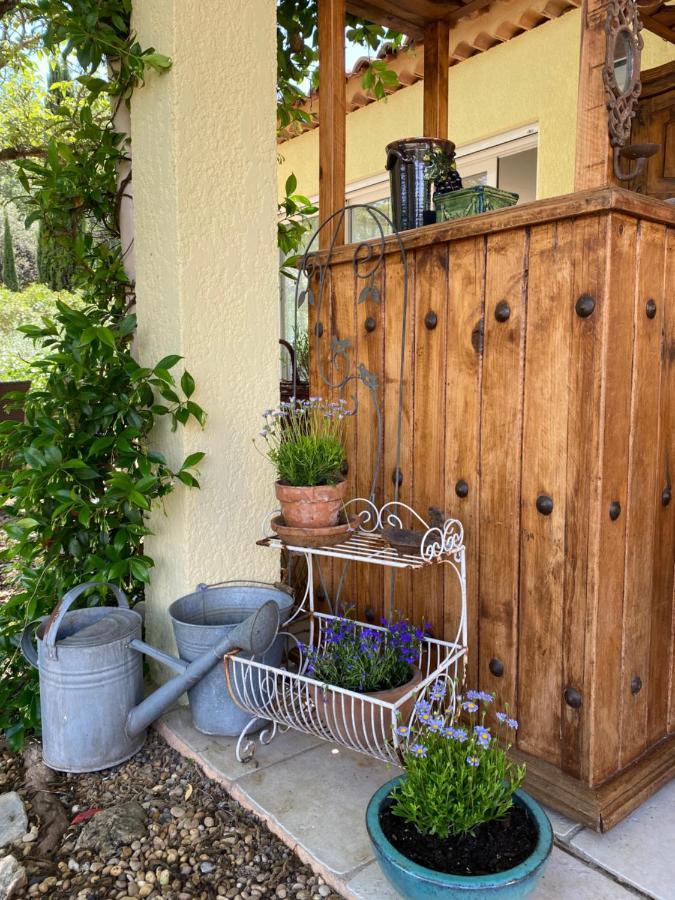 Bed and Breakfast L'Eveil En Provence Entrecasteaux Экстерьер фото