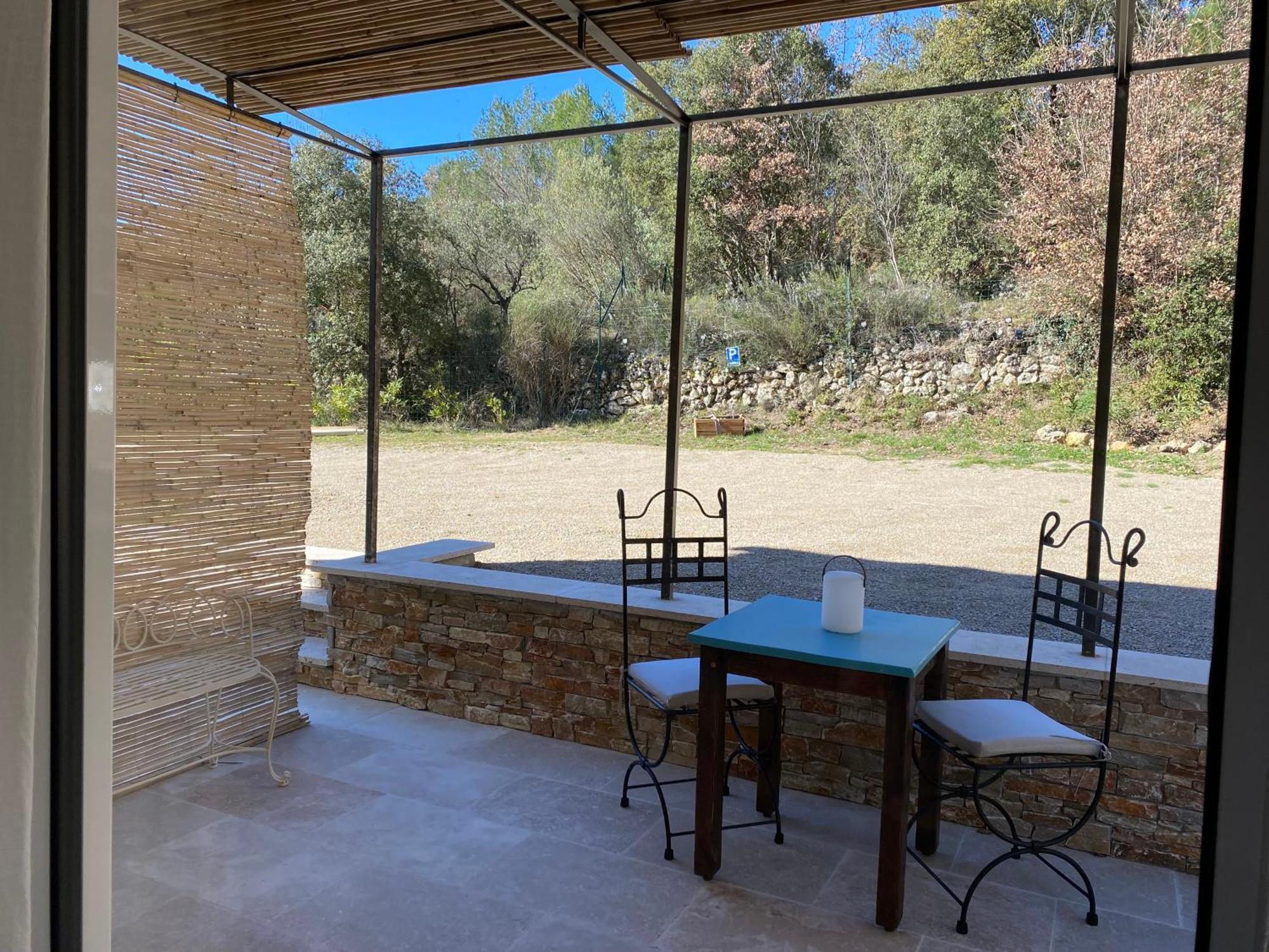 Bed and Breakfast L'Eveil En Provence Entrecasteaux Экстерьер фото