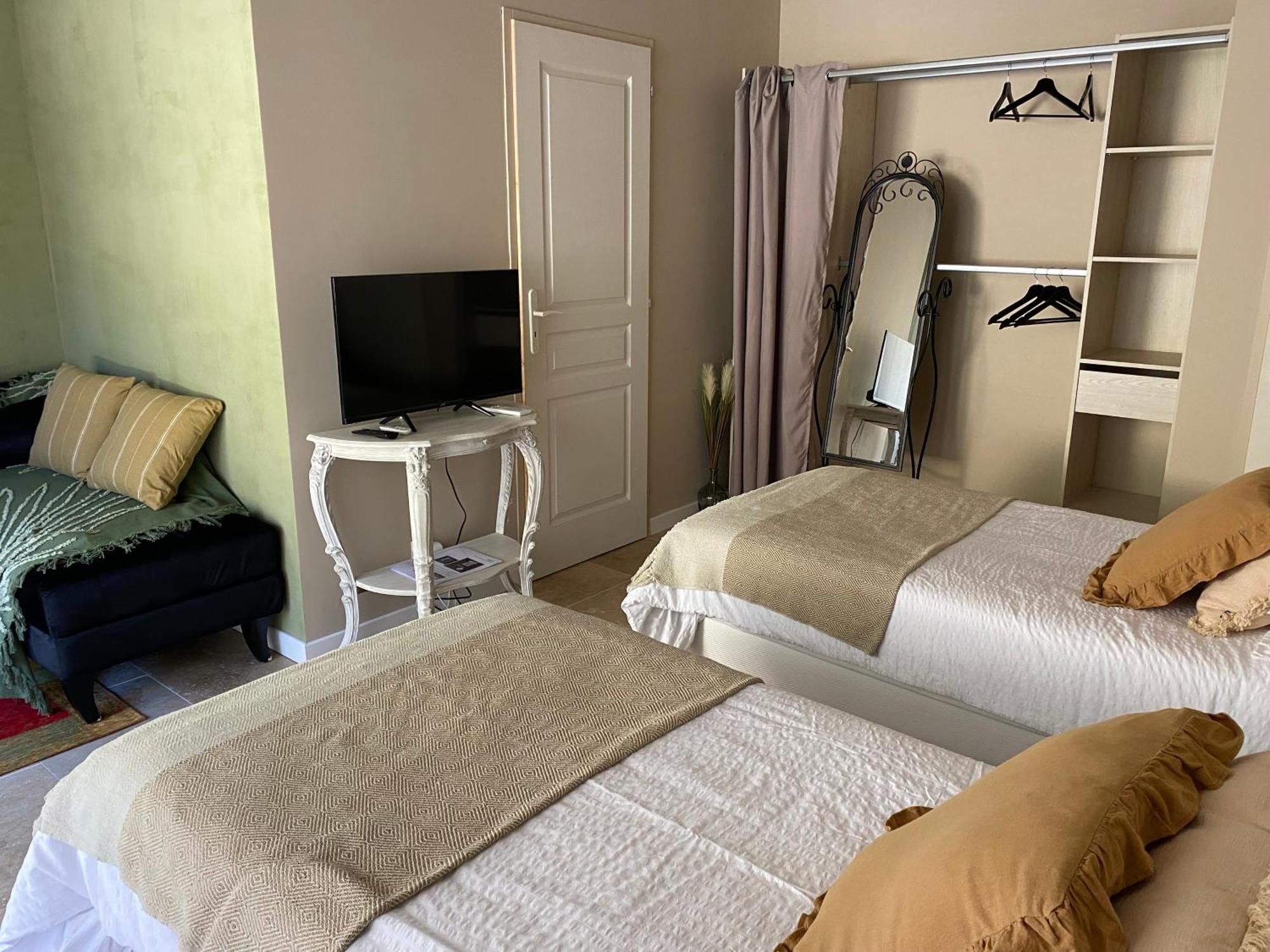 Bed and Breakfast L'Eveil En Provence Entrecasteaux Экстерьер фото